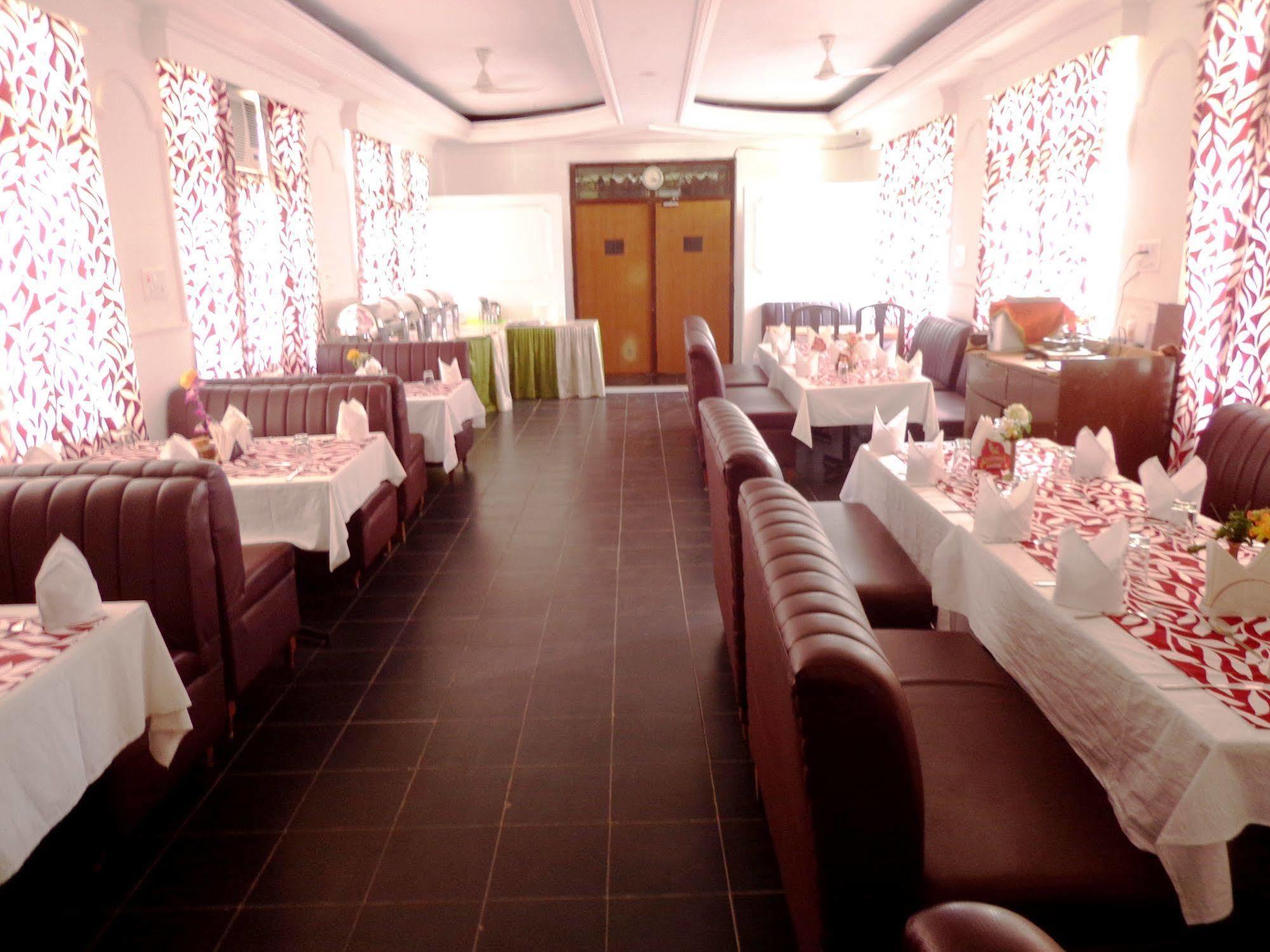 Hotel Lumbini International Бодх-Гая Экстерьер фото
